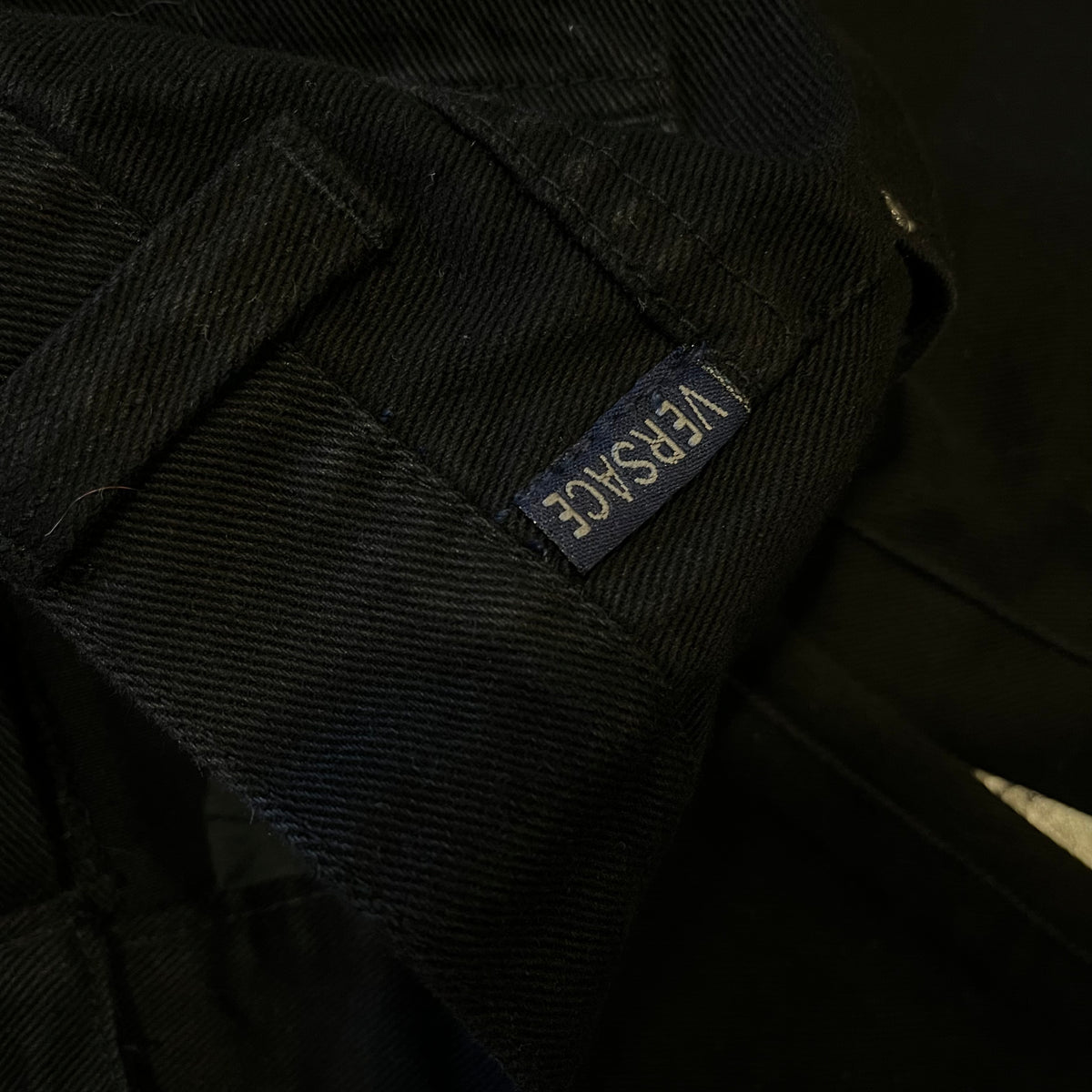 Vintage Versace Jeans Couture "Made in Italy" Medusa Head 32x33 DEADSTOCK '90s Straight Leg Black Denim Jeans