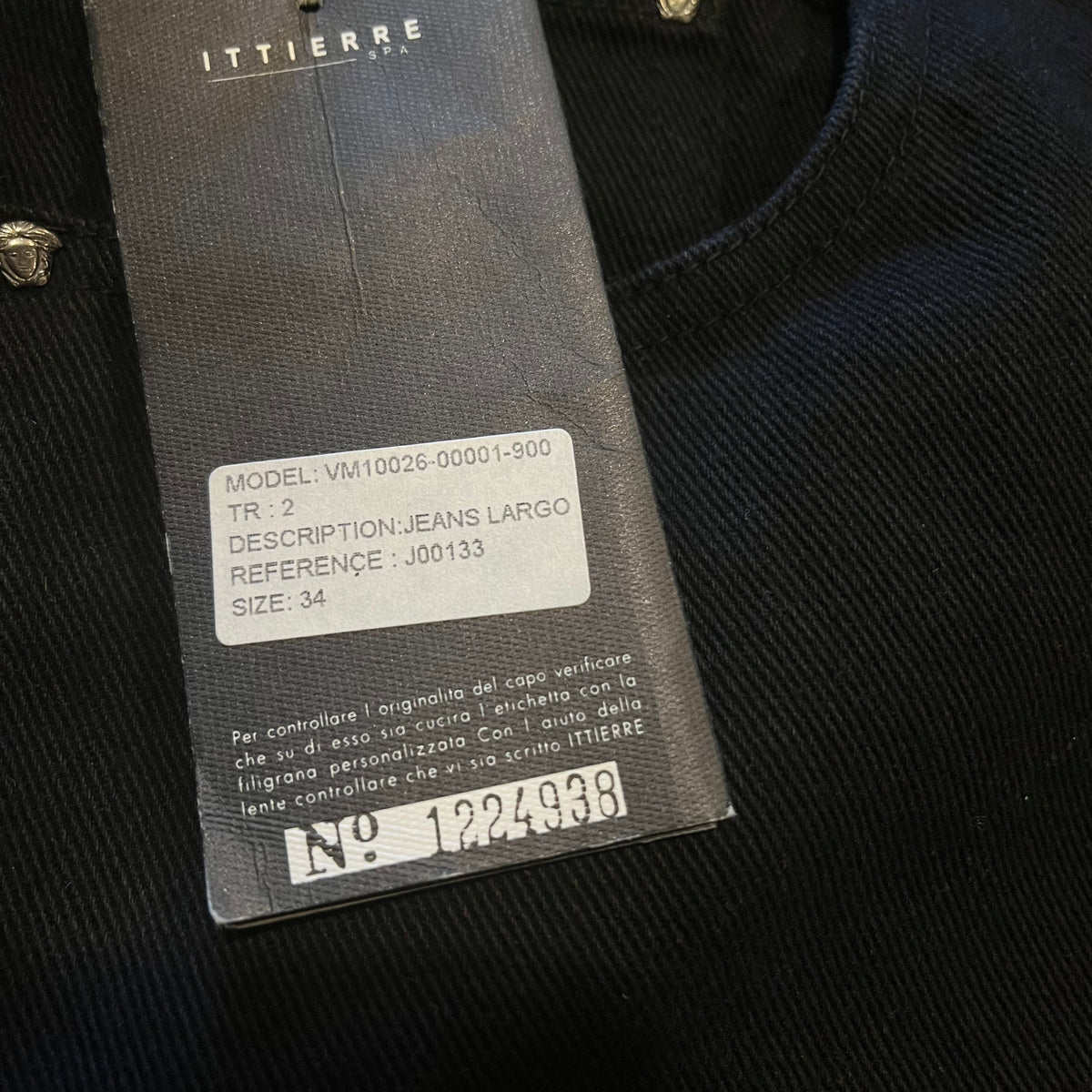 Vintage Versace Jeans Couture "Made in Italy" Medusa Head 32x33 DEADSTOCK '90s Straight Leg Black Denim Jeans