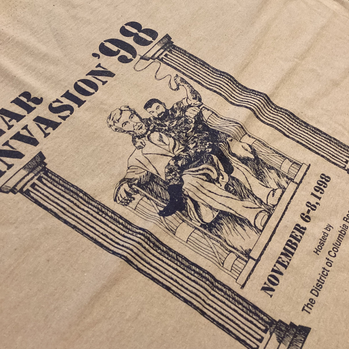 Vintage Bear Invasion &#39;98 &quot;DC Bear Club&quot; T-Shirt