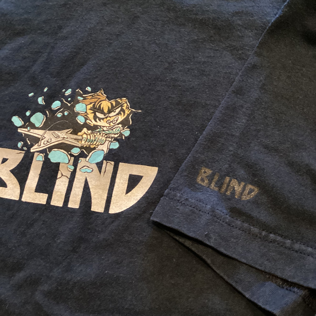 Vintage Blind Skateboards Y2K "KISS" T-Shirt