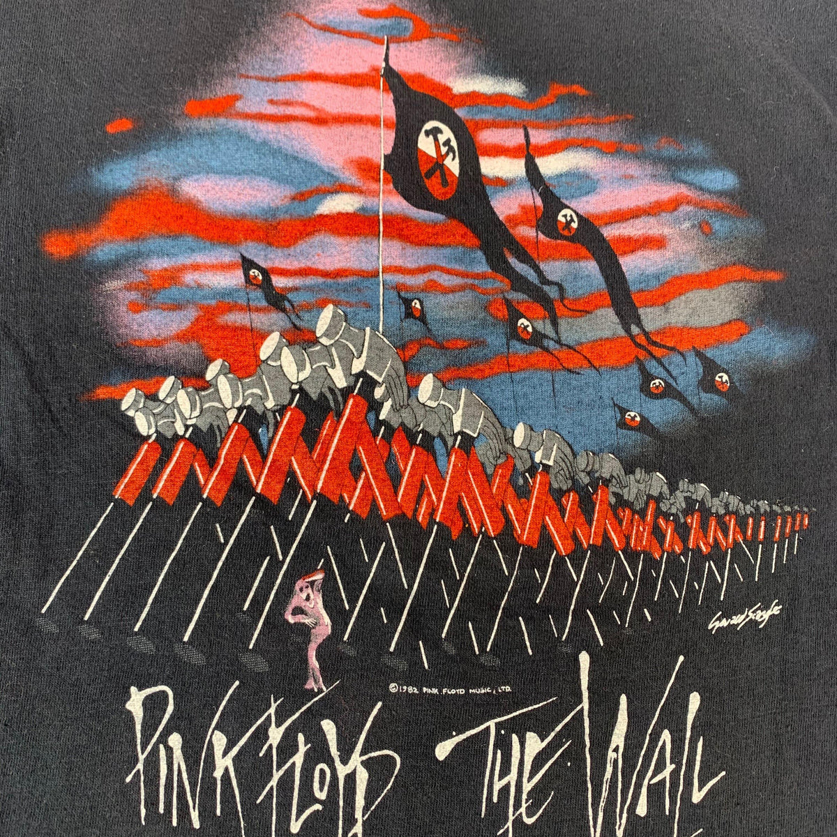 Vintage Pink Floyd &quot;The Wall&quot; T-Shirt - jointcustodydc