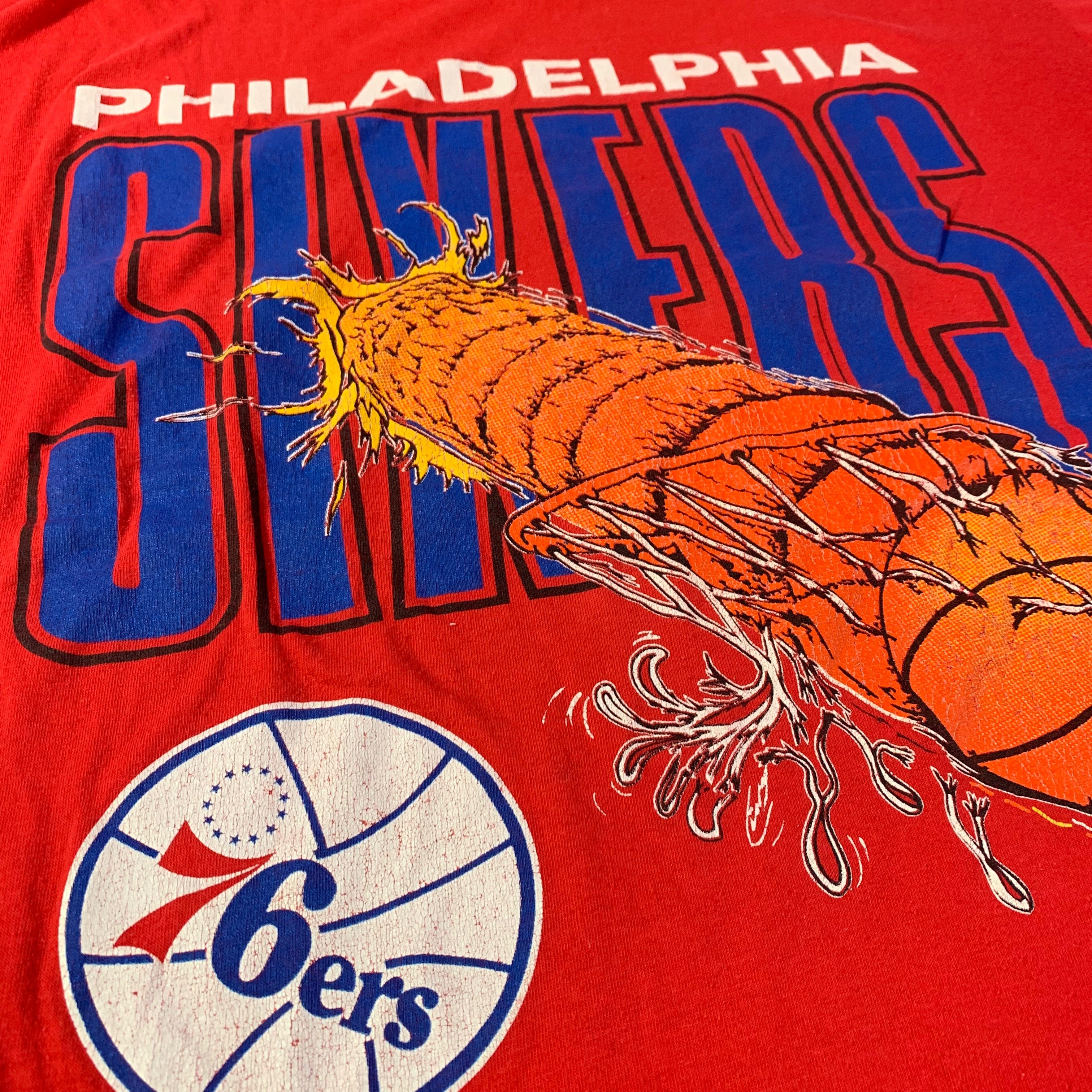 Vintage Sixers Graphic T-shirt Philadelphia 76ers NBA Basket 