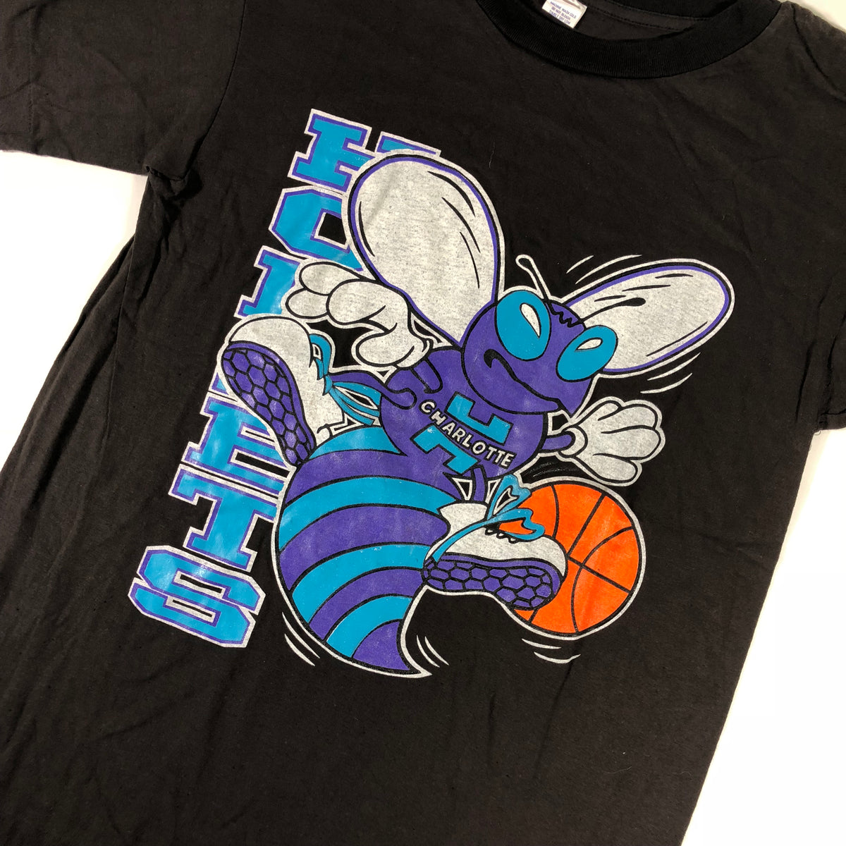 Vintage Charlotte Hornets &quot;Logo&quot; T-Shirt - jointcustodydc