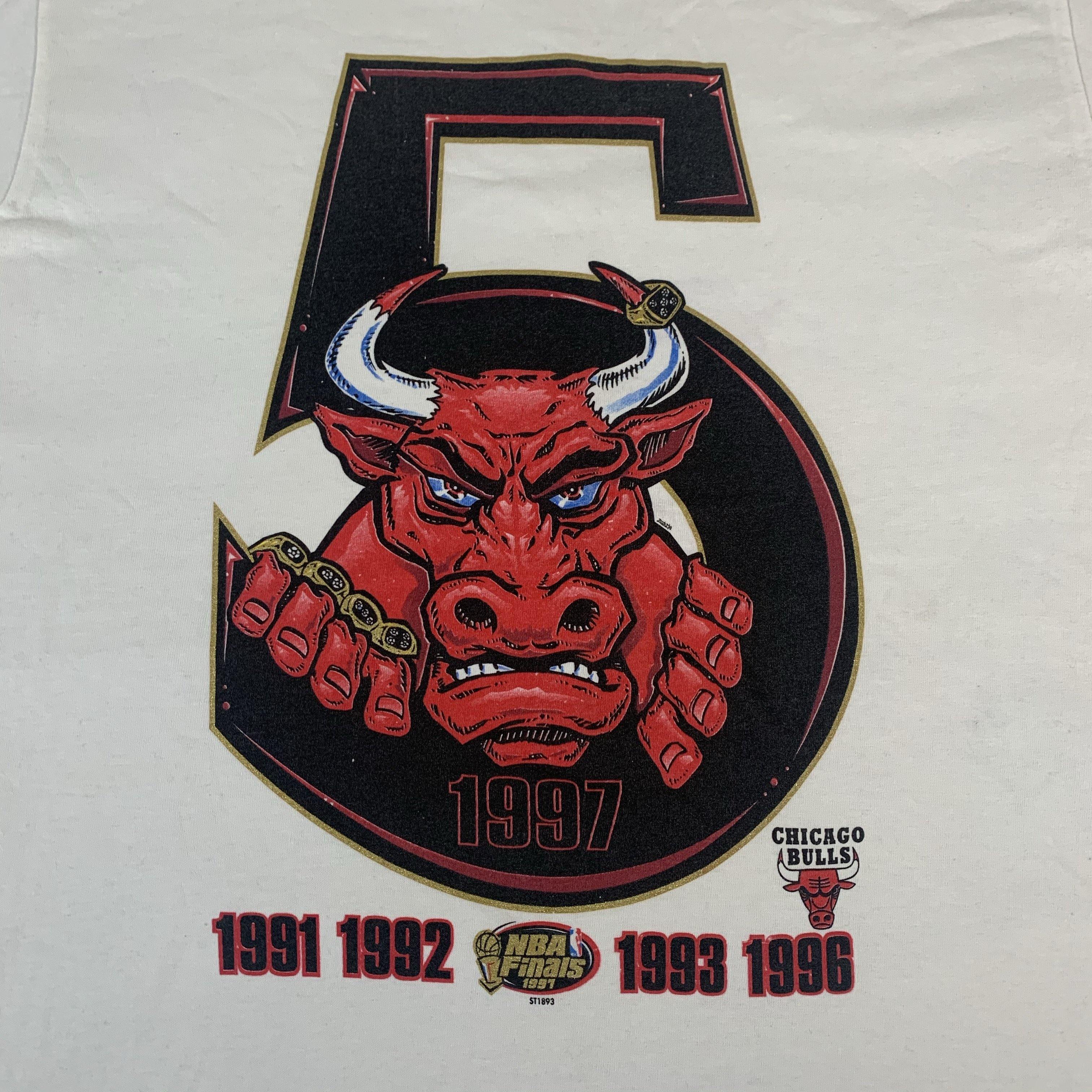 Vintage 1990s Chicago Bulls Real Men Wear Red T-shirt / Single 